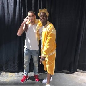 Meet your Posher, Dakota